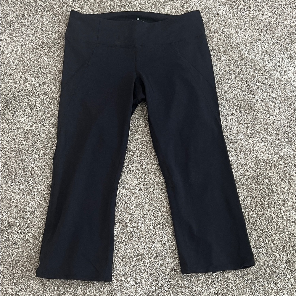 Athleta Black Activewear Capri Pants
